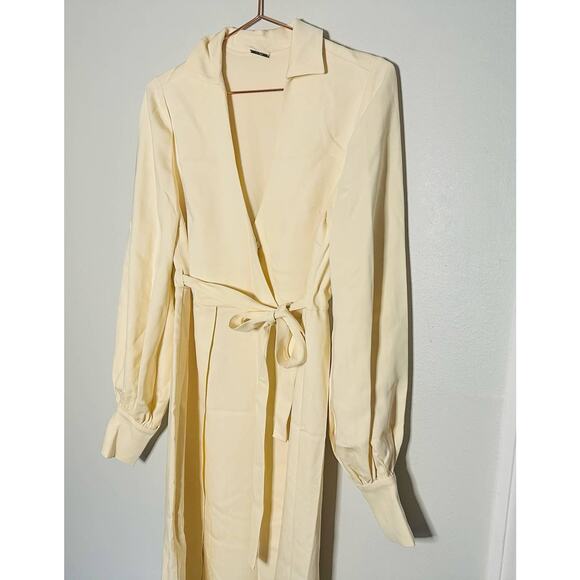 Alexis Ivory Shey Satin Side Slits Crepe Style V-Neckline Dress size XS - Picture 3 of 11